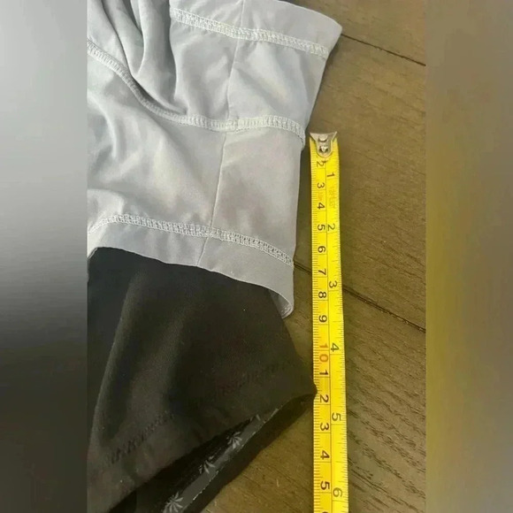 ATHLETA Women's Pulse Running Shorts 2 in 1 Layered blue/ Black Sz M - Picture 12 of 14